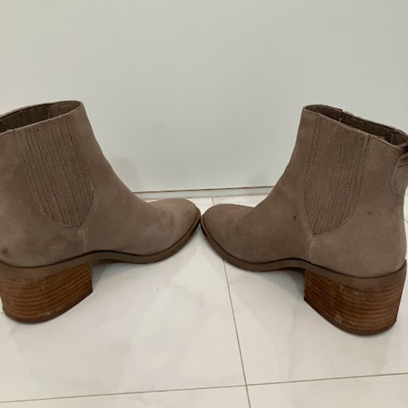 SPLENDID Beige Ankle Boots, Suede, Women's Size 7, Good Condition - Picture 2 of 5